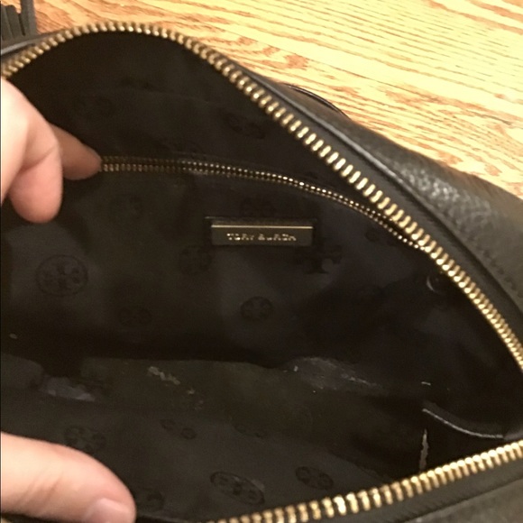 Tory Burch black leather cross body - Picture 3 of 6